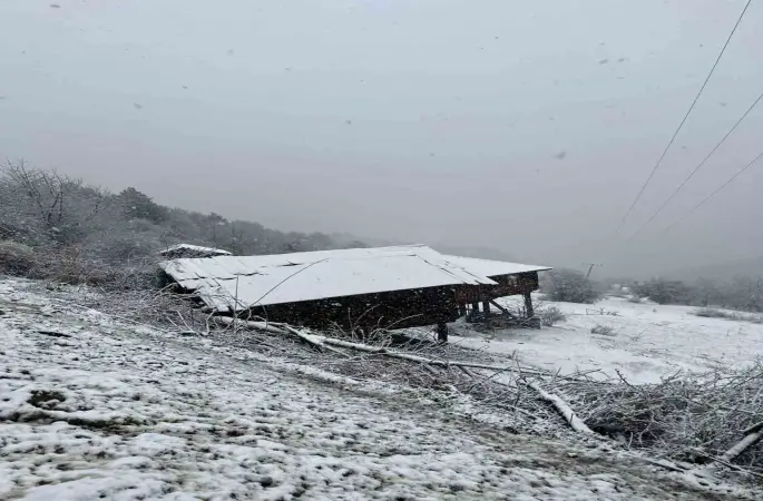 Kastamonu’da Nisan sonunda kar sürprizi
