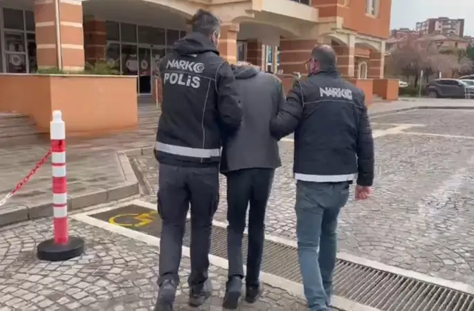 Kastamonu’da sokak satıcılarına yönelik operasyon: 1 şahıs tutuklandı
