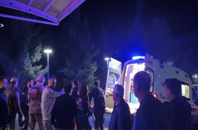 Kavgayı ayırmak isterken bacağından vuruldu
