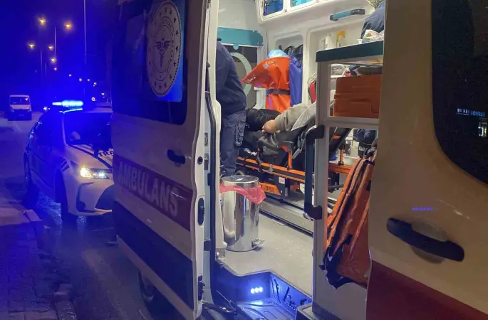 Kavşakta otomobille motosiklet çarpıştı: 1 yaralı
