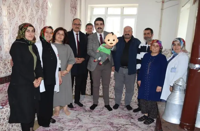 Kaymakam Eser; vatandaşların misafiri oldu
