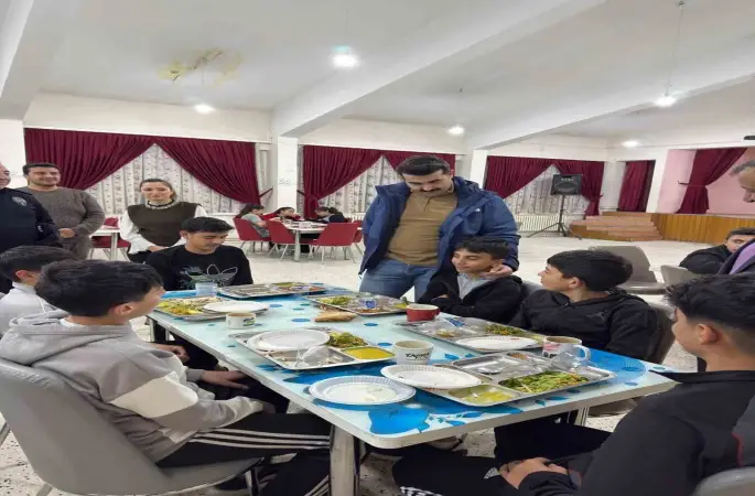 Kaymakam Eser, YBO öğrencileriyle iftarda buluştu
