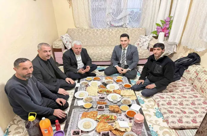 Kaymakam Karataş, vatandaşların iftar sofralarına misafir oldu
