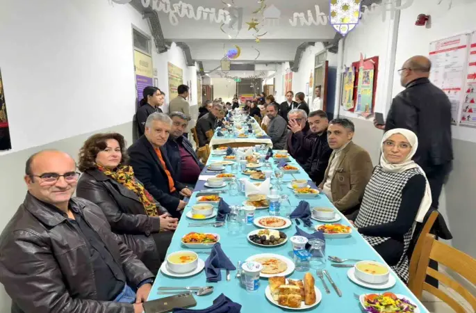 Kaymakam Keklik, Kuşadası’nda öğrencilerle iftarda buluştu
