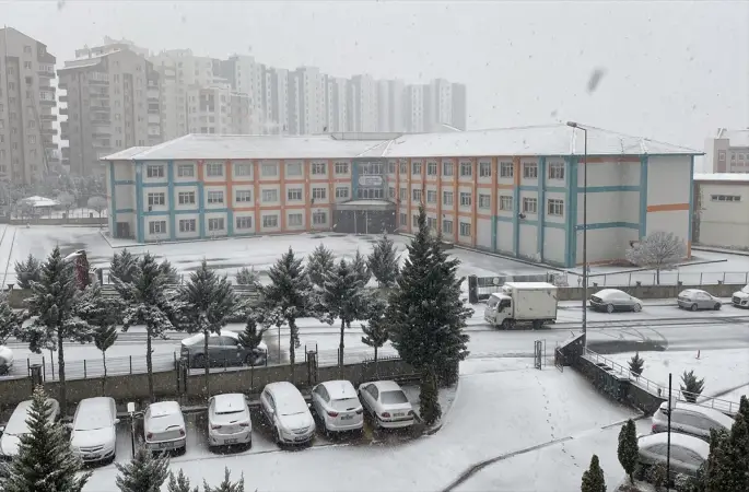 Kayseri ve Yozgat'ta kar yağışı etkili oldu