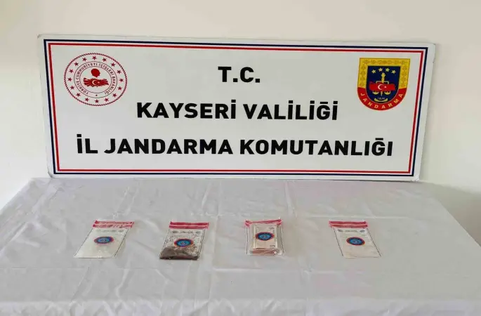 Kayseri’de 15 yıl kesinleşmiş hapsi bulunan uyuşturucu taciri yakalandı
