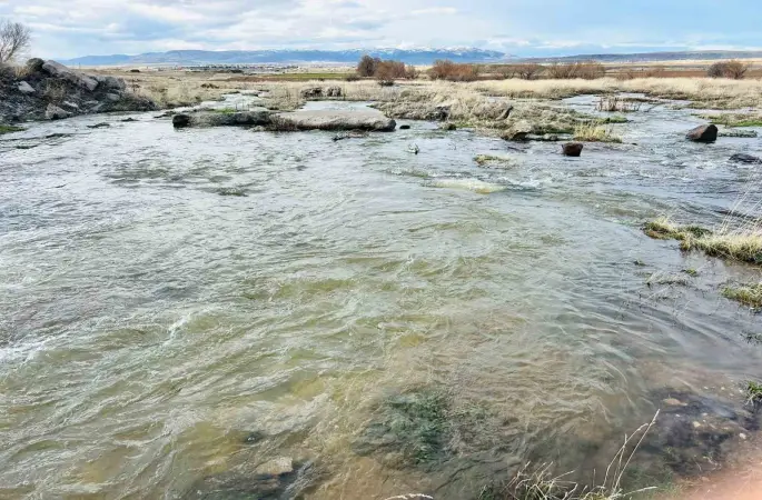 Kayseri’nin bir ilçesinde baharın habercisi dere suları akmaya başladı
