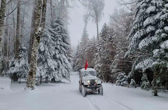 Kazdağları beyaz örtüsüne büründü
