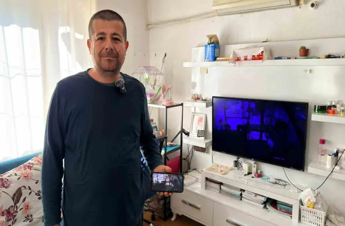 Keçilerine olan sevgisini teknolojiyle birleştirdi, anbean onları izliyor
