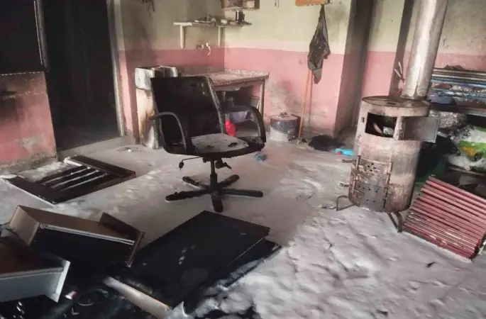 Kelkit’te sobaya dökülen tiner parladı: 1 kişi ağır yaralandı
