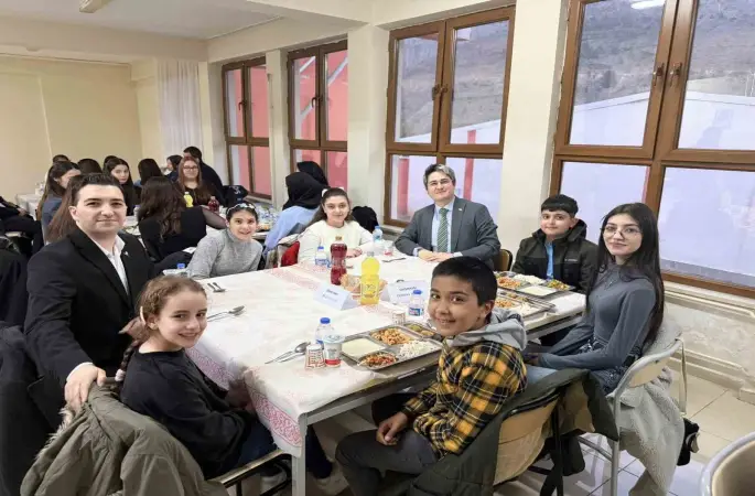 Kemaliye’de öğrencilerle iftar programı düzenlendi
