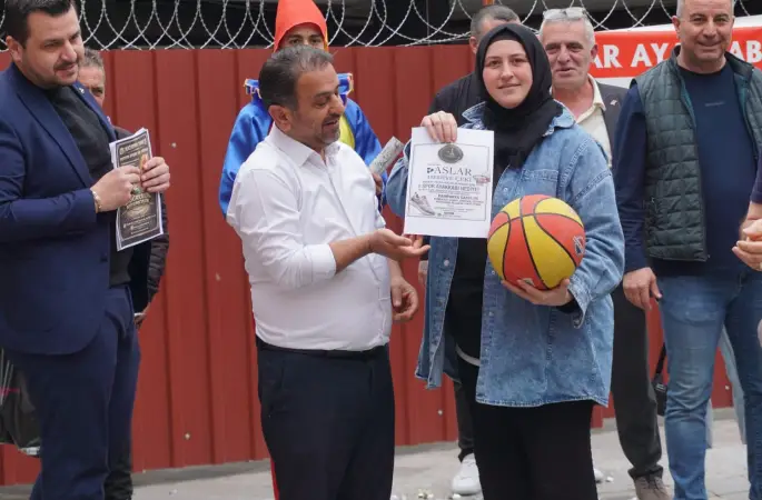 Kemeraltı’nda gram altın ödüllü basketbol etkinliği

