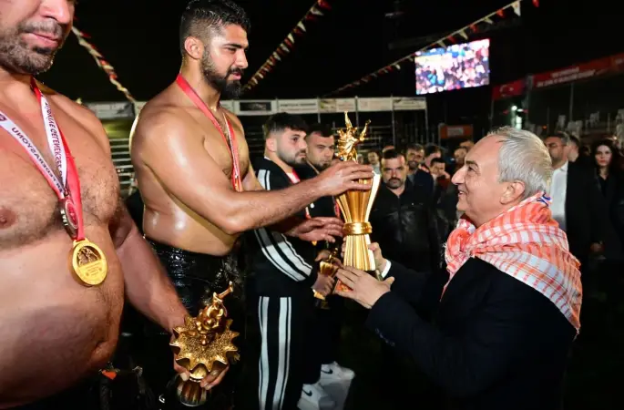 Kepez’in başpehlivanı Enes Doğan
