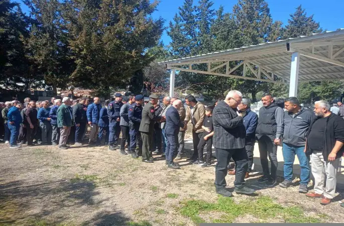 Kıbrıs gazisi törenle toprağa verildi
