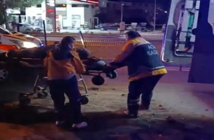 Kırmızı ışık ihlali yapan mikser ortalığı savaş alanına çevirdi; 5 yaralı
