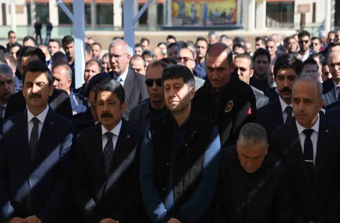 Kırşehir’de boğazına çilek kaçan 2,5 yaşındaki çocuk hayatını kaybetti
