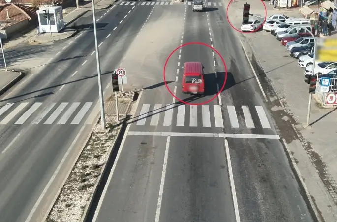 Kırşehir’de dron destekli kırmızı ışık denetimi: 26 saniyede 7 ihlal
