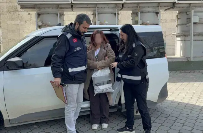 Kıskançlık yüzünden komşusunu yüzünden bıçaklayan kadına adli kontrol
