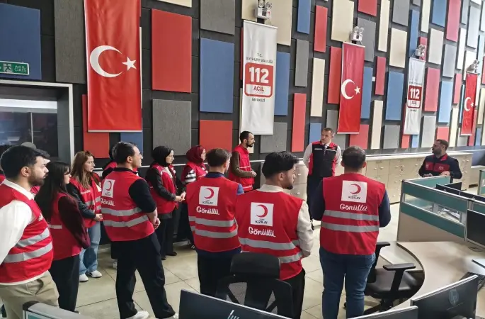 Kızılay gönüllülerine acil çağrı yönetimi anlatıldı
