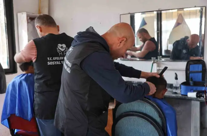 Kocagürlü çocuklara bayram tıraşları Efeler Belediyesi’nden
