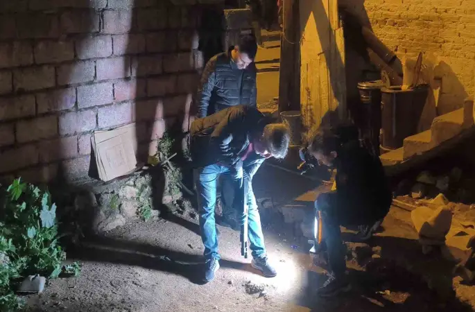 Komşuların tartışması silahlı kavgaya dönüştü: 2 yaralı
