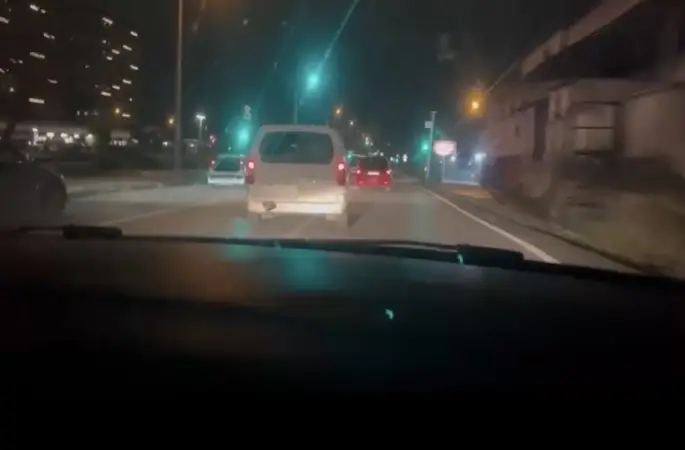 Kontakta anahtarı görüp gözlerine inanamadılar: Kargo aracını çaldılar
