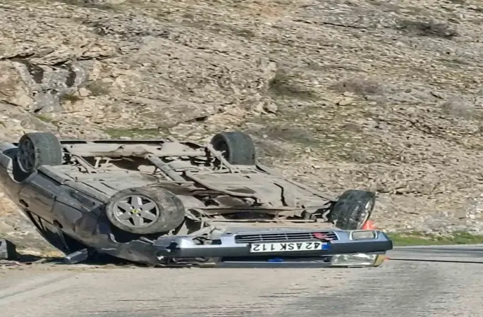 Kontrolden çıkan otomobil ters döndü
