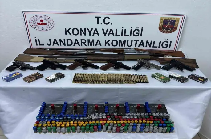 Konya’da jandarma çok sayıda silah ve silah parçası ele geçirdi: 3 tutuklama
