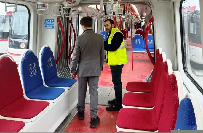 Koruma altındaki çocuğun şoförlük hayali vatmanlıkla taçlandı
