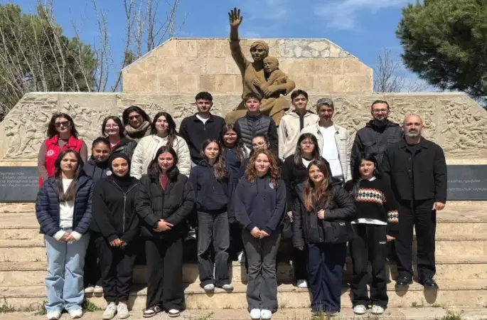 Köşklü öğrenciler şehitleri unutmadı
