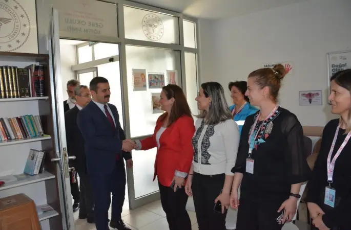 Köyceğiz Kaymakamı Kumcu, sağlık çalışanlarının Tıp Bayramı’nı kutladı
