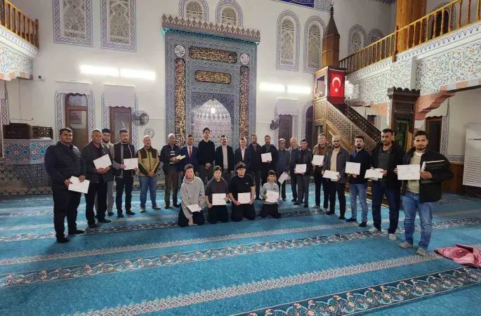 Köyceğiz’de Kur’an eğitimi alan kursiyerlere belge verildi
