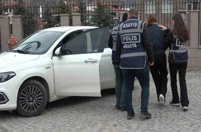 Kredi kartlarını kopyalayarak 2 milyon liradan fazla vurgun yaptılar
