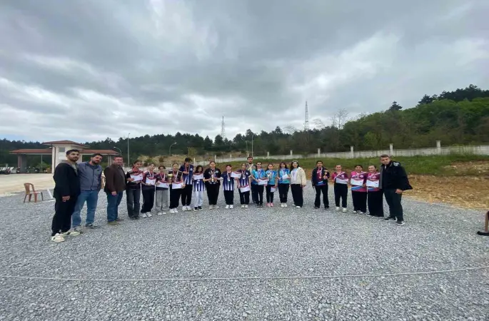 Küçük kızlarda Cumayeri şampiyon
