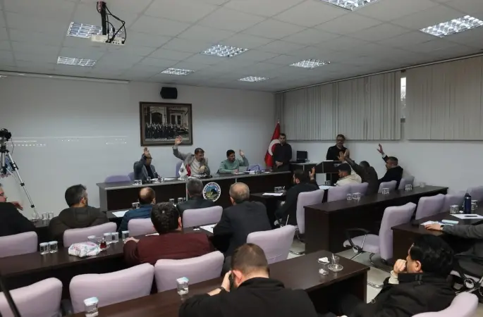 Kula Belediye Meclisi’nde arsa satışı ve teminat talebine ret
