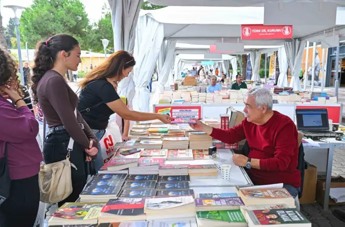 Kültürpark’ta büyük buluşma: İZKİTAP başlıyor
