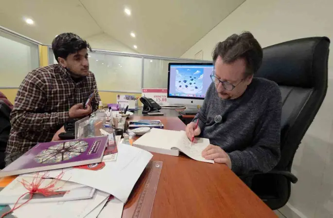 Kütahya Dumlupınar Üniversitesi Öğretim Görevlisi Dönmez: "Yapay zekâ insanları tembelleştirebilir ama doğru kullanılırsa güçlü bir asistan"
