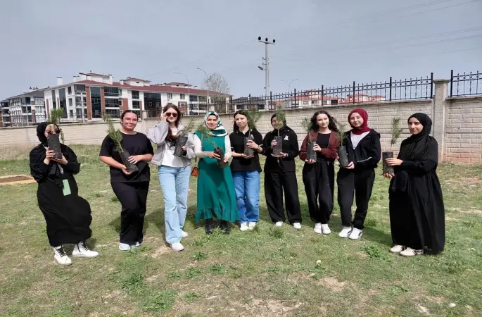 Kütahya’da öğrencilerden doğaya anlamlı katkı
