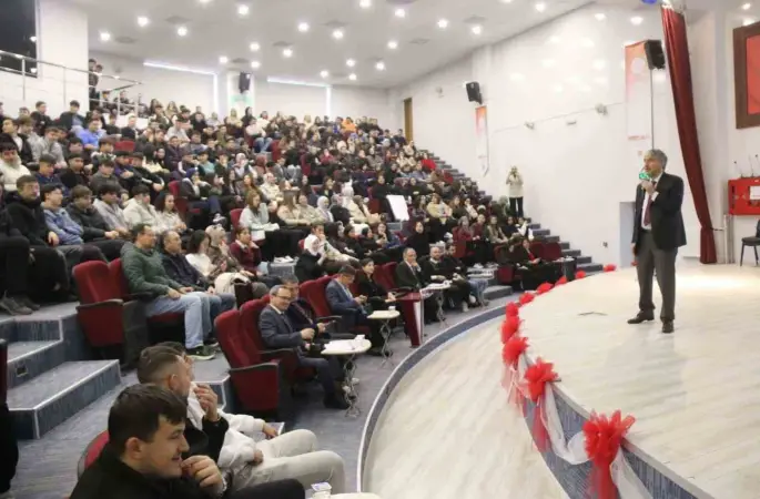Kütahya’da öğrencilere girişimcilik eğitimi
