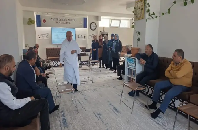 Kutsal yolculuk öncesi hacı adaylarına eğitim
