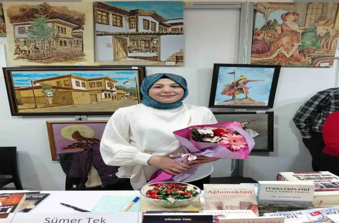 "Lordlar Apartmanı" okurla buluştu
