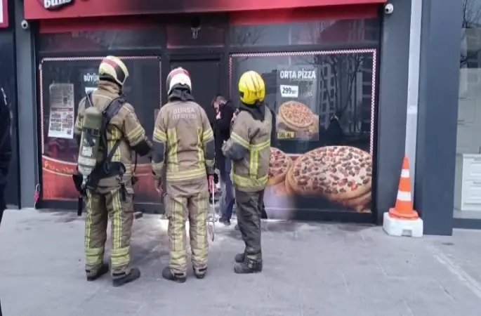 "Maaşları ödemedi" diye 2 işletmeyi benzin döküp yakmış
