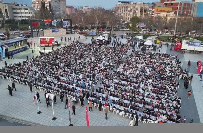Manisa Büyükşehir’in ‘İftar Sofrası’ Salihli’de kuruldu

