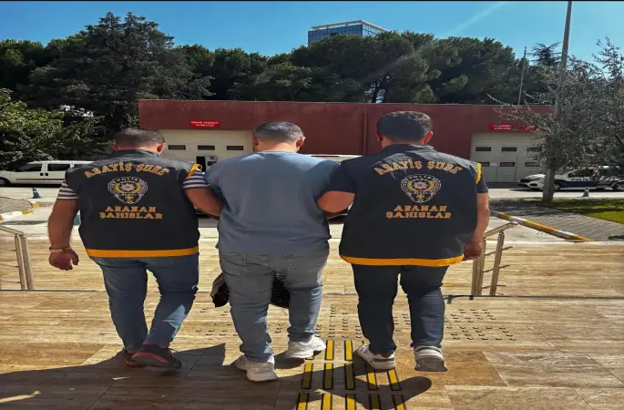 Manisa’da 28 yıl 11 ay hapis cezasıyla aranan firari yakalandı
