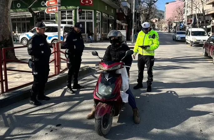 Manisa’da kasksız sürücülere geçit yok
