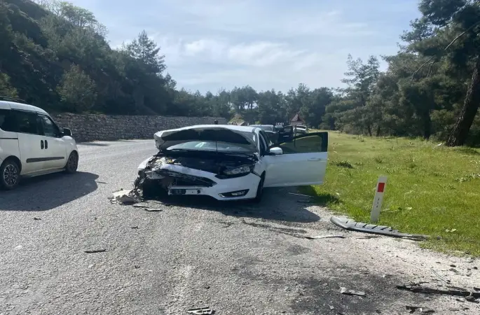 Manisa’da otomobiller çarpıştı: 4 kişi yaralandı
