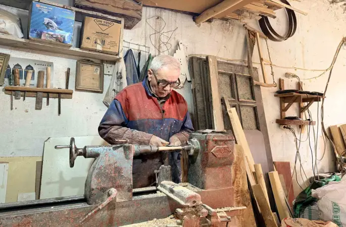 Mardinli usta ahşap beşik geleneğini yarım asırdır ayakta tutuyor
