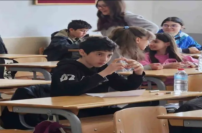 Matematik Olimpiyatı ön eleme sınavında Türkiye dördüncüsü Emet’ten
