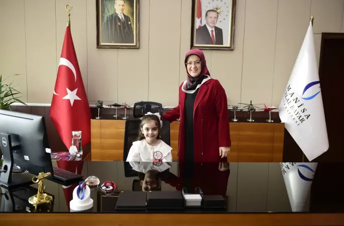 MCBÜ Rektörlüğünde 23 Nisan coşkusu
