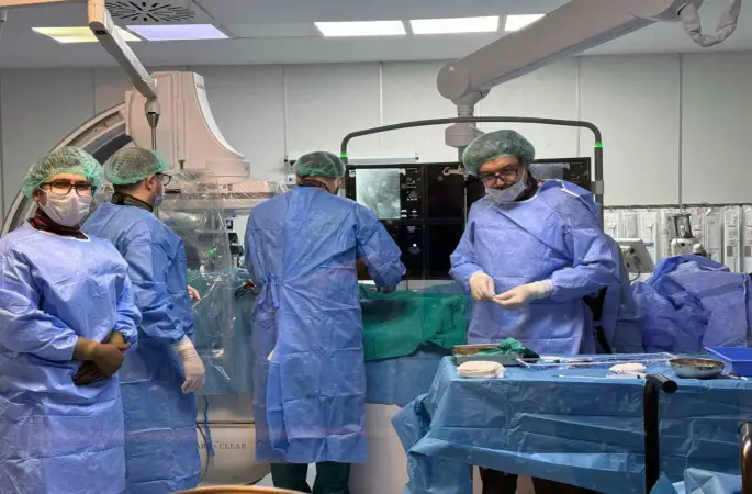 MEAH’ta kapalı sistemle yüksek riskli 4 hastanın kalp kapağı değiştirildi
